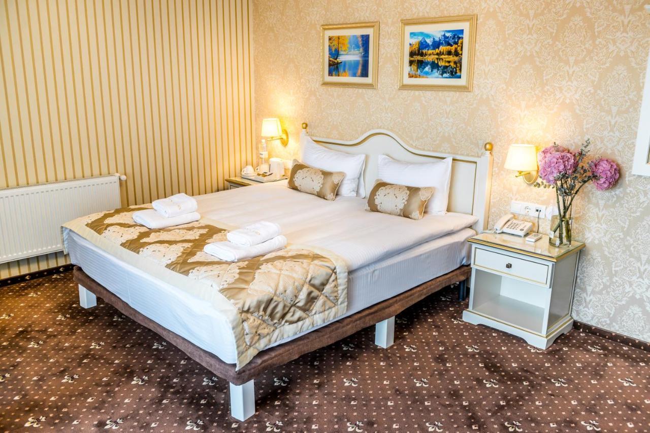 Fenix Town Hotel Vinnytsia Exterior foto
