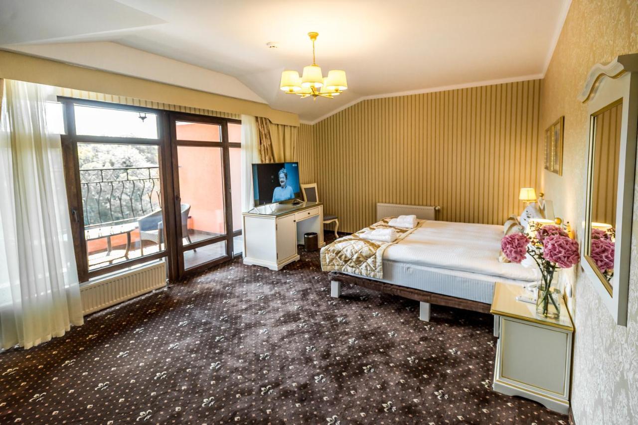 Fenix Town Hotel Vinnytsia Exterior foto