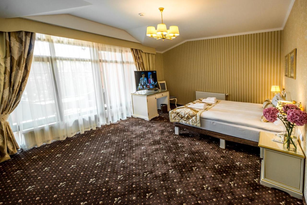 Fenix Town Hotel Vinnytsia Exterior foto