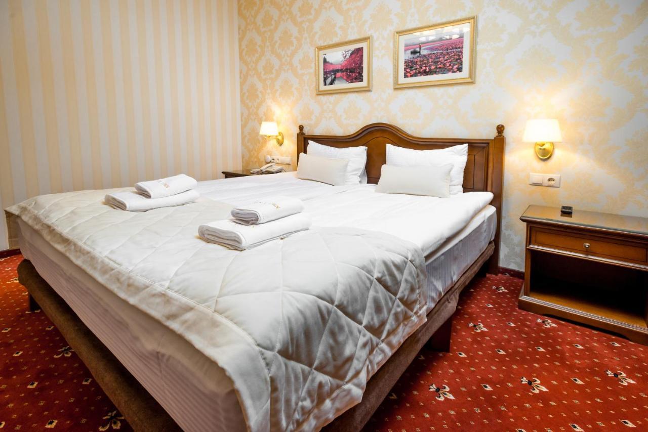 Fenix Town Hotel Vinnytsia Exterior foto