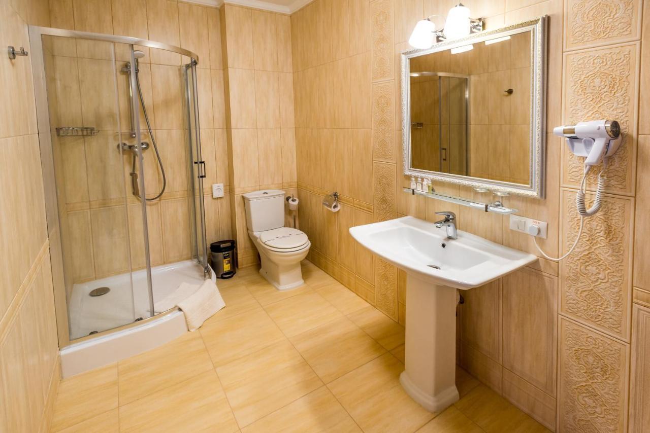 Fenix Town Hotel Vinnytsia Exterior foto
