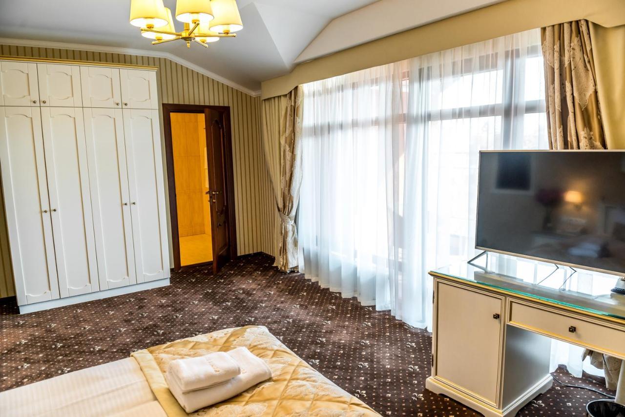 Fenix Town Hotel Vinnytsia Exterior foto