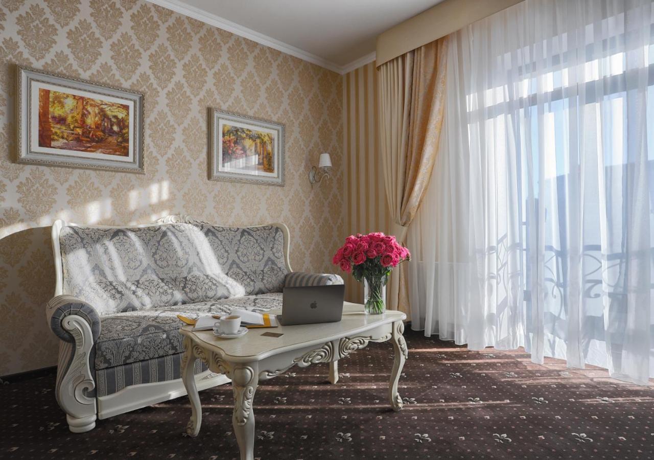 Fenix Town Hotel Vinnytsia Exterior foto