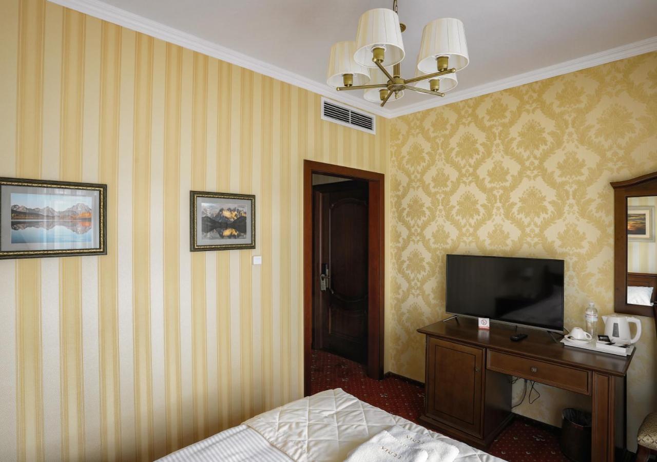 Fenix Town Hotel Vinnytsia Exterior foto