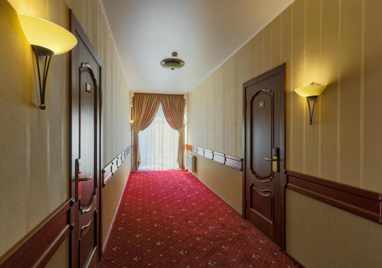Fenix Town Hotel Vinnytsia Exterior foto